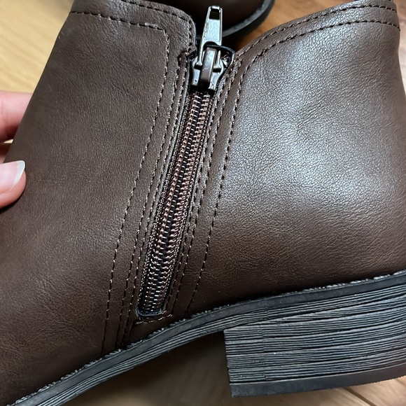 American Rag Booties - Picture 7 of 14